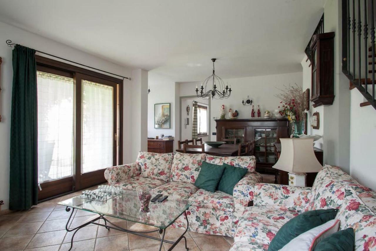 Casa Vacanze Il Noce Sovere Екстериор снимка